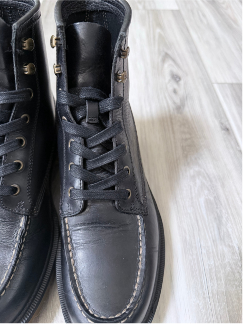 Frye Men’s Black Leather Moc Toe Lace Up Boots Size 7 Lug Sole - Picture 4 of 10